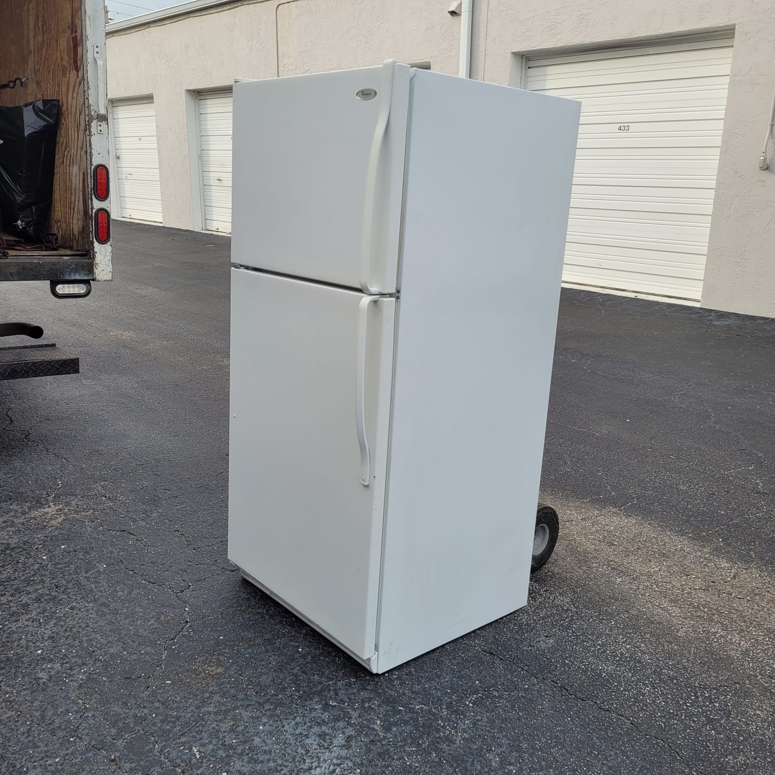 Whirlpool Top and Bottom Refrigerator Whirlpool Top and Bottom Refrigerator